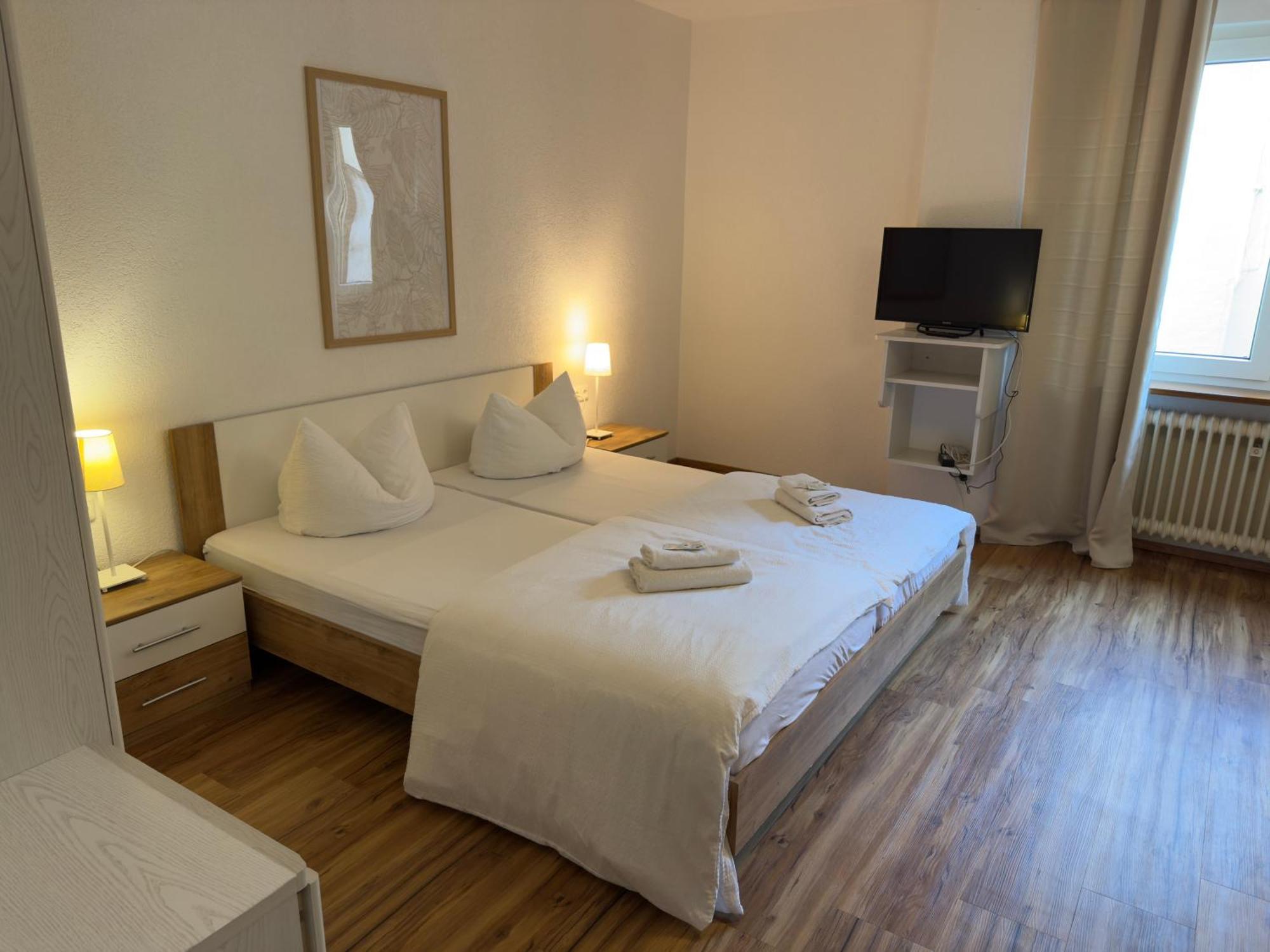 Hotel "Zur Schoenen Aussicht" โคเคห์ม ภายนอก รูปภาพ