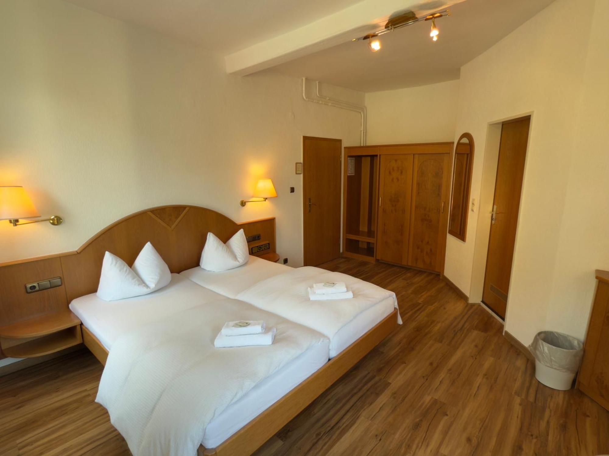 Hotel "Zur Schoenen Aussicht" โคเคห์ม ภายนอก รูปภาพ
