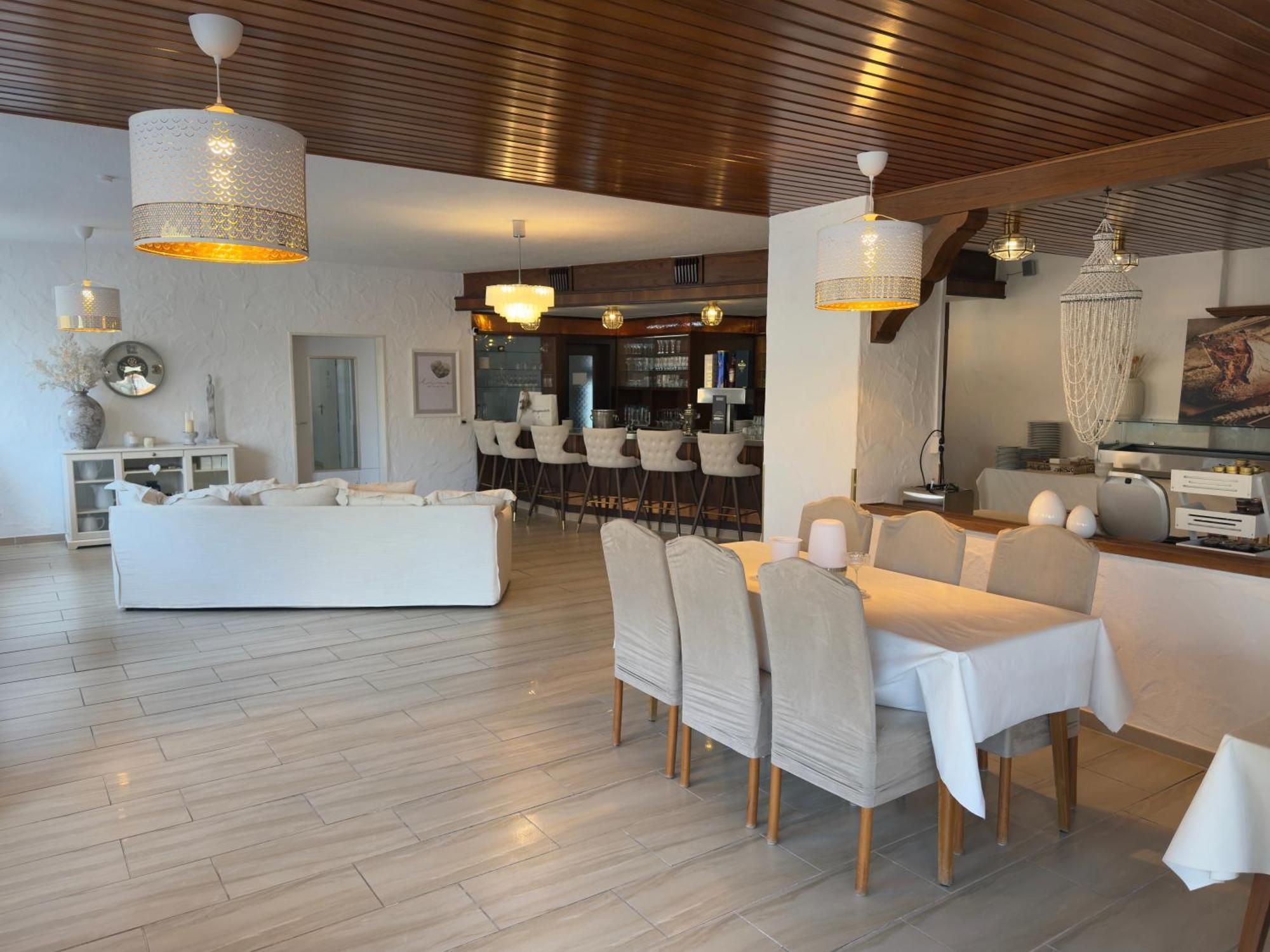 Hotel "Zur Schoenen Aussicht" โคเคห์ม ภายนอก รูปภาพ