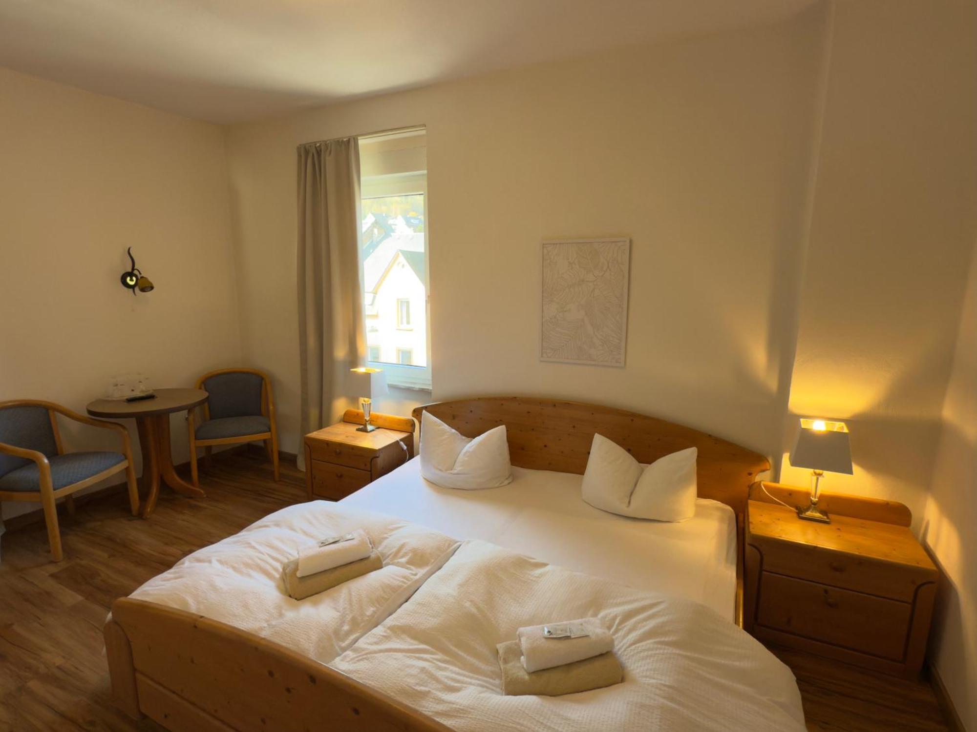 Hotel "Zur Schoenen Aussicht" โคเคห์ม ภายนอก รูปภาพ
