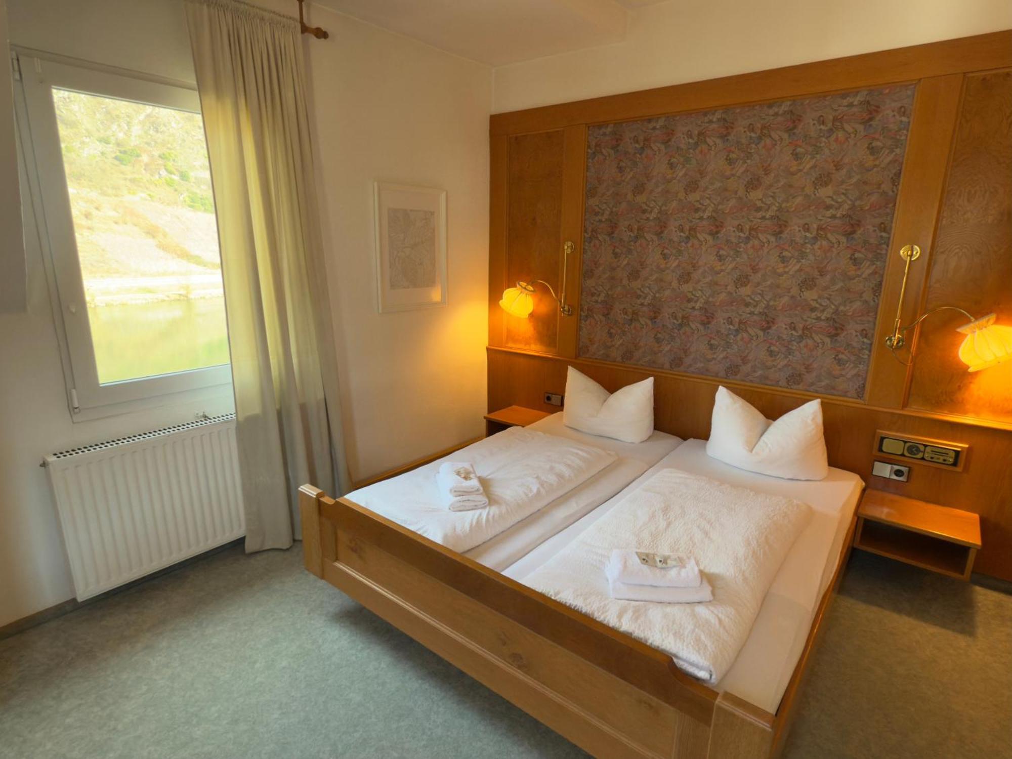 Hotel "Zur Schoenen Aussicht" โคเคห์ม ภายนอก รูปภาพ