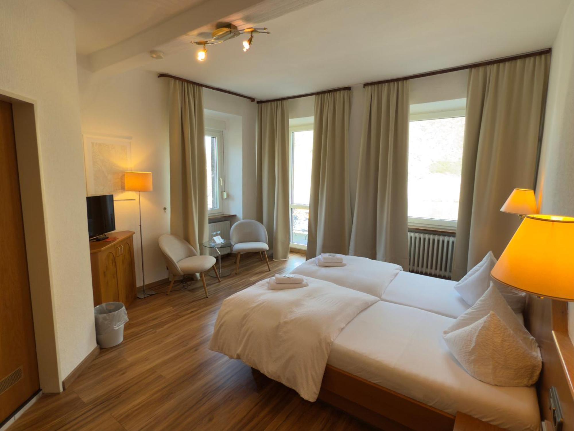 Hotel "Zur Schoenen Aussicht" โคเคห์ม ภายนอก รูปภาพ