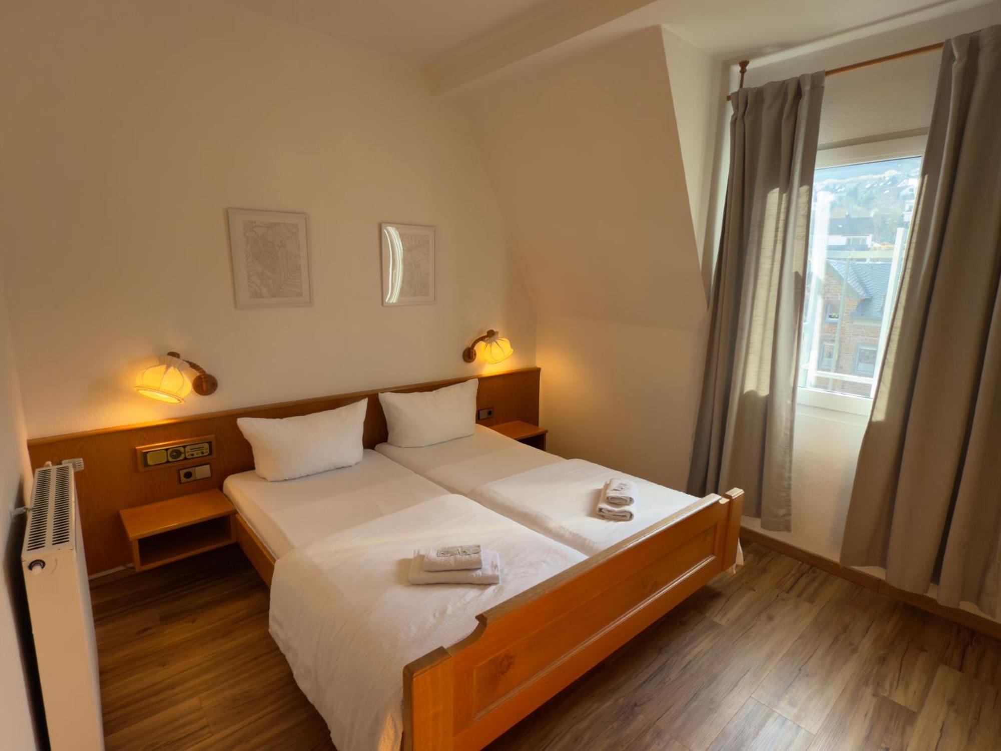 Hotel "Zur Schoenen Aussicht" โคเคห์ม ภายนอก รูปภาพ