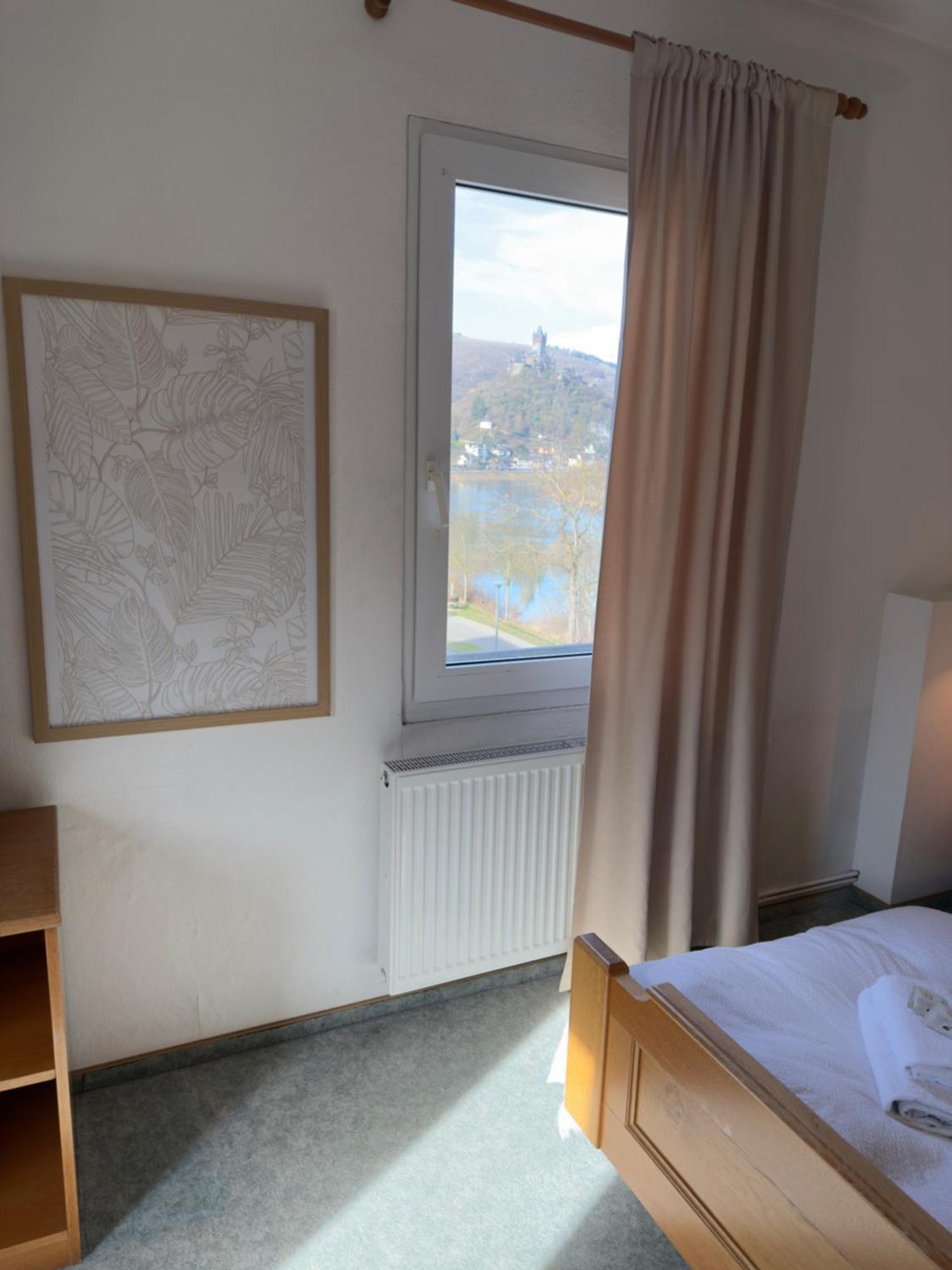 Hotel "Zur Schoenen Aussicht" โคเคห์ม ภายนอก รูปภาพ